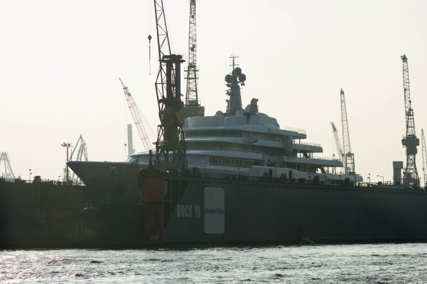 Abramovich Yacht Eclipse bei Blohm & Voss