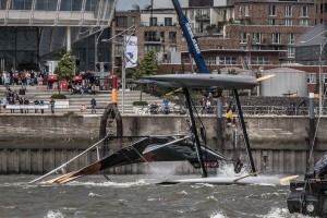 2015 Extreme Sailing Series - Act 5 - Hamburg. Credit Jesus Renedo.