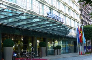 Eingangsbereich des Hotel Le Méridien an der Außenalster