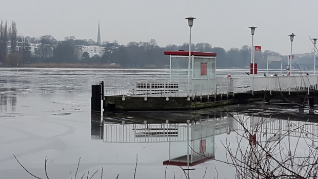 Anleger für Alssterdampfer auf der Außenalster