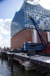 Mahatma-Gandhi-Brücke - Klappbrücke an der Elbphilharmonie