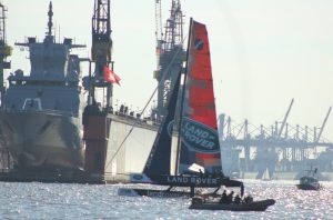 Vorführung der Extreme Sailing Series beim Hafengeburtstag