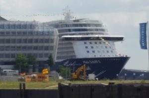 Mein Schiff 5 zum ersten Mal in Hamburg