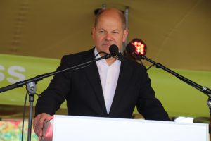 Bürgermeister Olaf Scholz eröffnet den Lohsepark