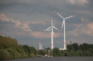 Windkraft im Hamburger Hafen