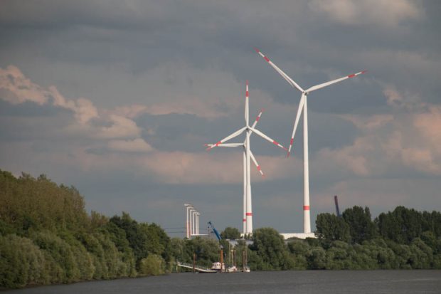 Windkraft im Hamburger Hafen