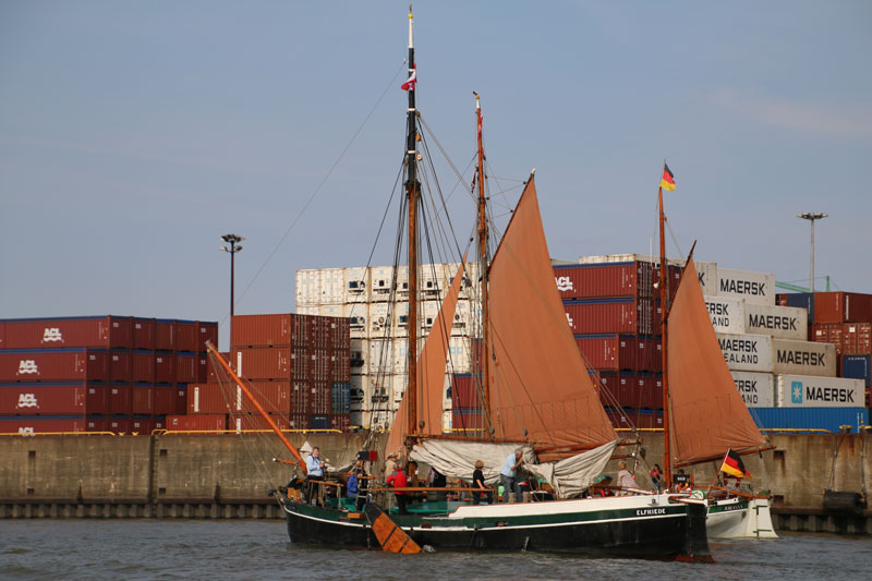 Traditionsschiffe beim ersten Elbfest.Hamburg
