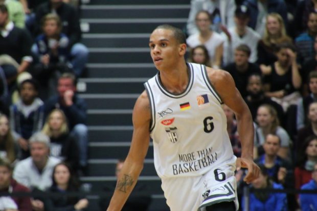 Anthony Canty lenkt das Spiel der Hamburg Towers