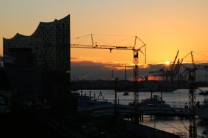 Elbphilharmonie bei Sonnenaufgang