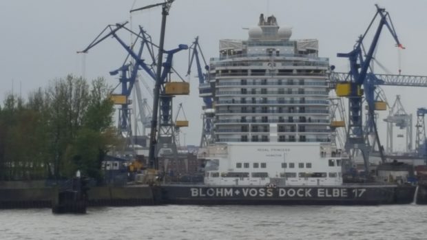 Die Regal Princess bei Blohm + Voss