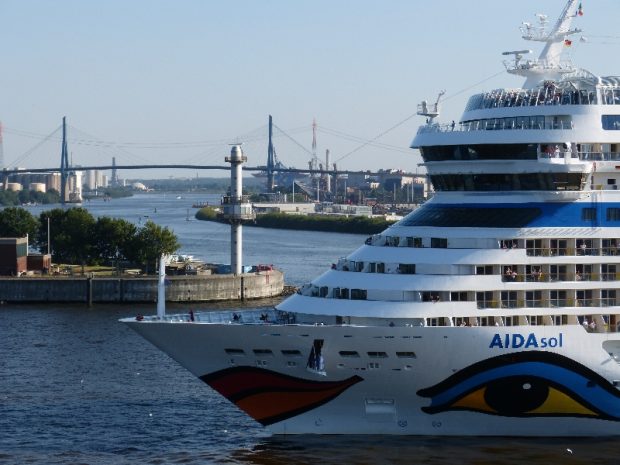 AIDAsol in Hamburg