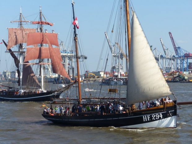 Traditionsschiffe im Hamburger Hafen