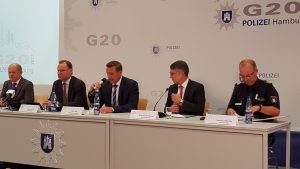 Pressekonferenz zum G20 mit Bürgermeister Olaf Scholz, Innensenator Andy Grote, Pressesprecher der Polizei Timo Zill, Polizeipräsident Ralf Martin Meyer und dem Einsatzleiter Hartmut Dudde