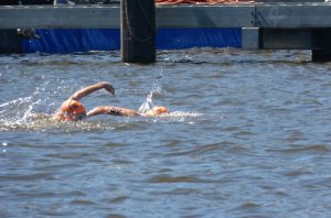 Schwimmer beim Triathlon