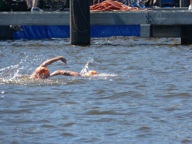 Schwimmer beim Triathlon