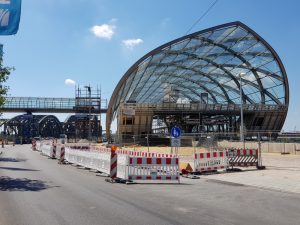 Skywalk an der U4-Elbbrücken