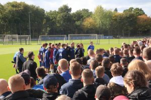 Derbystimmung beim HSV-Training