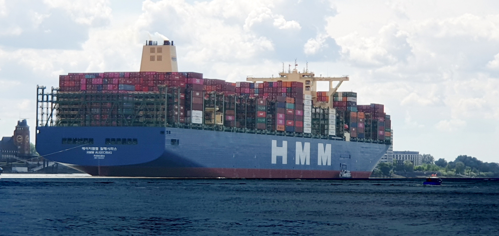 Die HMM Algeciras in Hamburg