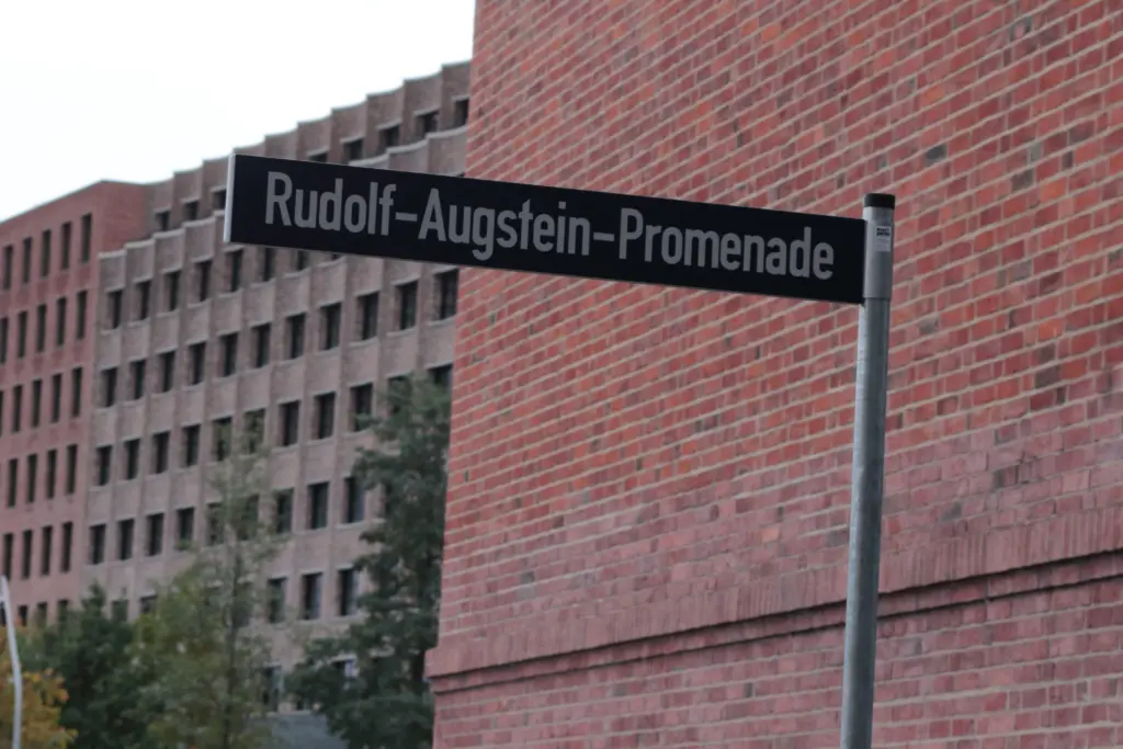 Rudolf-Augstein-Promenade