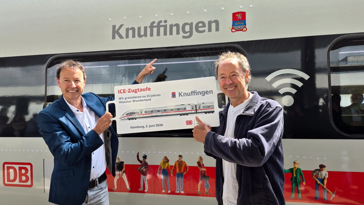 Gerrit und Frederik Braun bei der ICE-Taufe auf den Namen Knuffingen