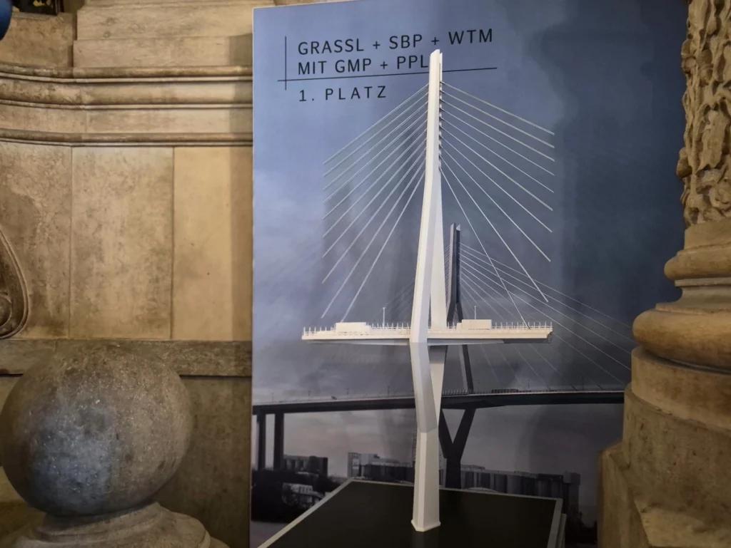Modell eines Pylons der neuen Köhlbrandbrücke