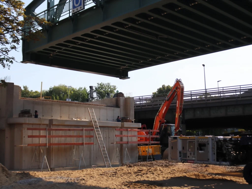 Einhub der U-Bahn-Brücke Ohlsdorf